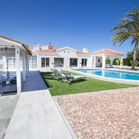 Pyeranch Villa *